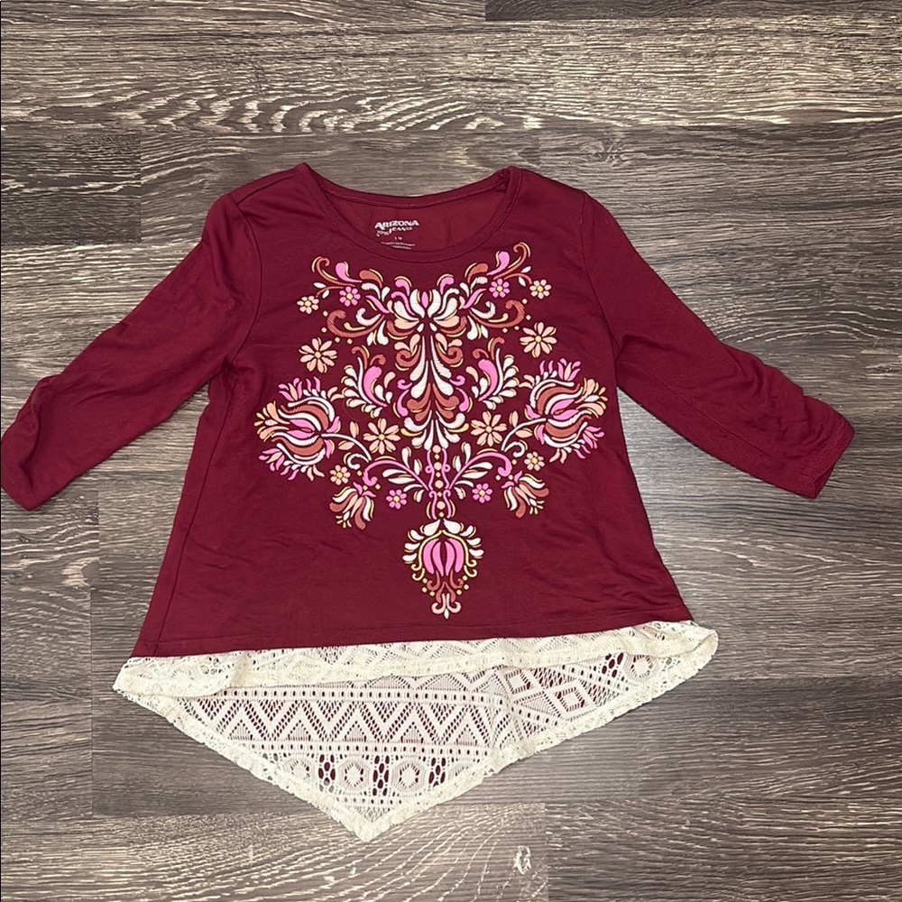 Girls quarter length sleeve shirt in maroon with lace detail size large